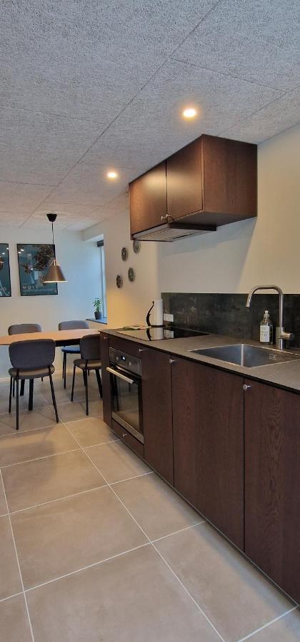 Knebel Hos Molsgaarden Bed & Breakfast エクステリア 写真