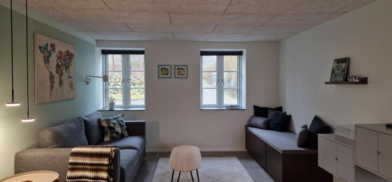 Knebel Hos Molsgaarden Bed & Breakfast エクステリア 写真